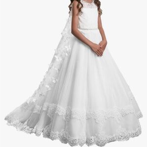 Girl’s Communion or Wedding flower girl dress - new! Size: 8-9 ; Color: white